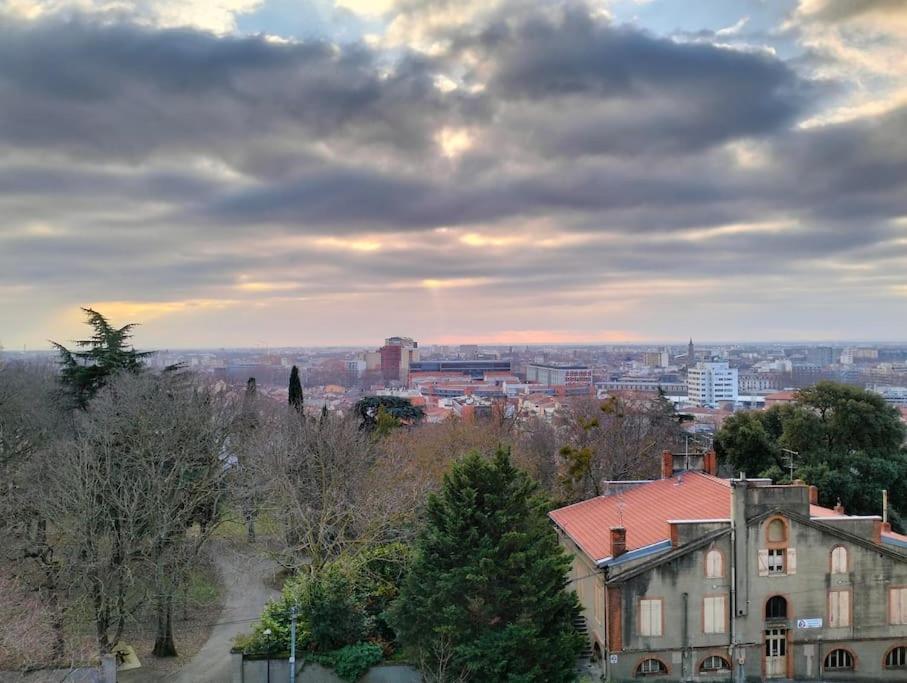 Charmant Logement, Vue Sur Toulouse 1 Min Du Metro Екстериор снимка